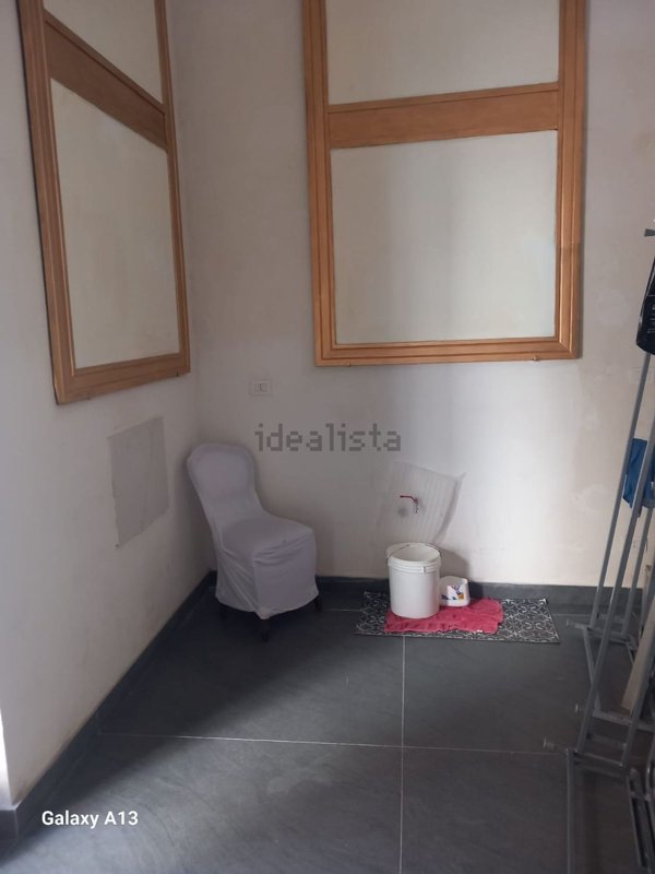 locale commerciale in affitto a Napoli in zona Mercato