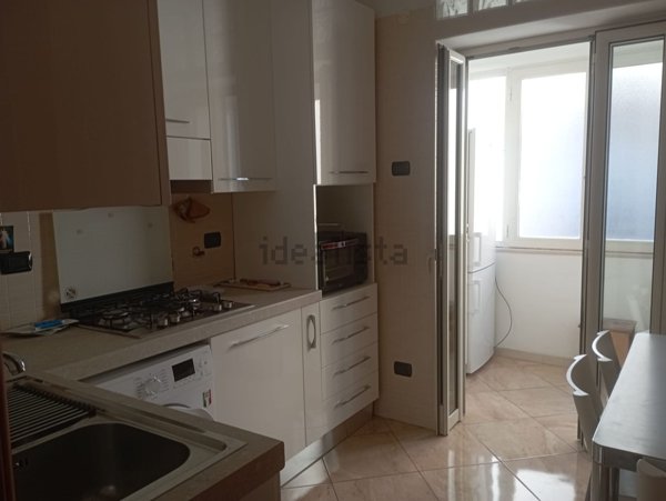 appartamento in affitto a Napoli in zona San Carlo all'Arena