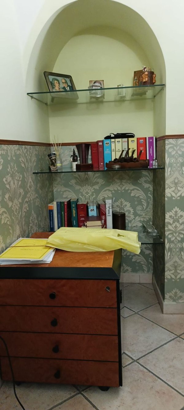 ufficio in affitto a Napoli in zona San Carlo all'Arena