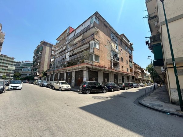 locale commerciale in affitto a Napoli in zona Secondigliano