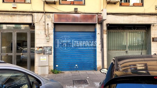 locale commerciale in affitto a Napoli in zona Fuorigrotta