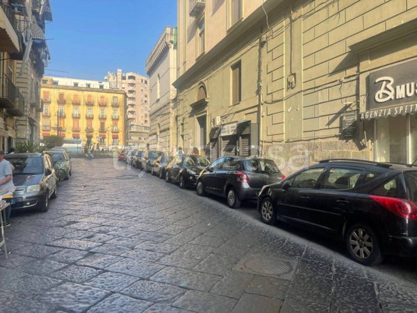 negozio in affitto a Napoli in zona Pendino / San Giuseppe