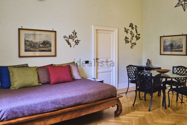 appartamento in affitto a Napoli in zona Chiaia