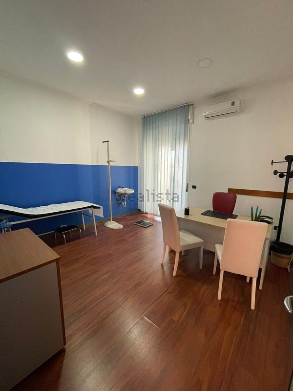 ufficio in affitto a Napoli in zona Arenella
