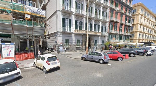 locale commerciale in affitto a Napoli in zona Chiaia