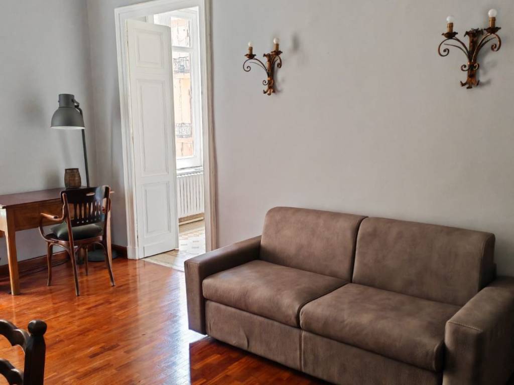 appartamento in affitto a Napoli in zona Chiaia