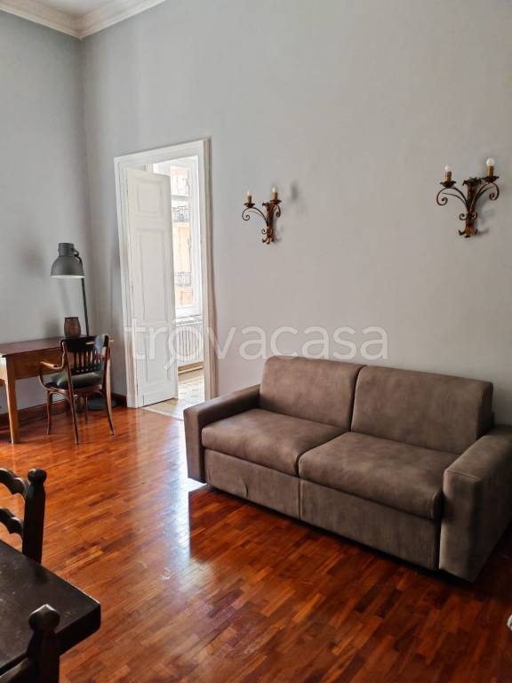 appartamento in affitto a Napoli in zona Chiaia