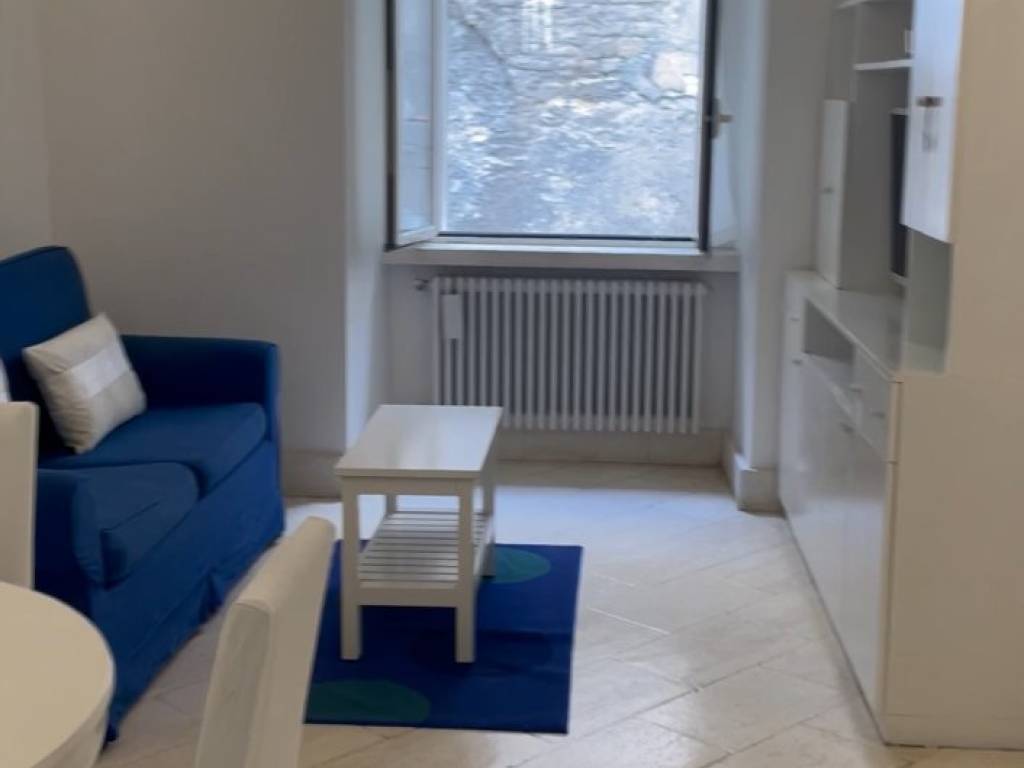 appartamento in affitto a Napoli in zona Chiaia