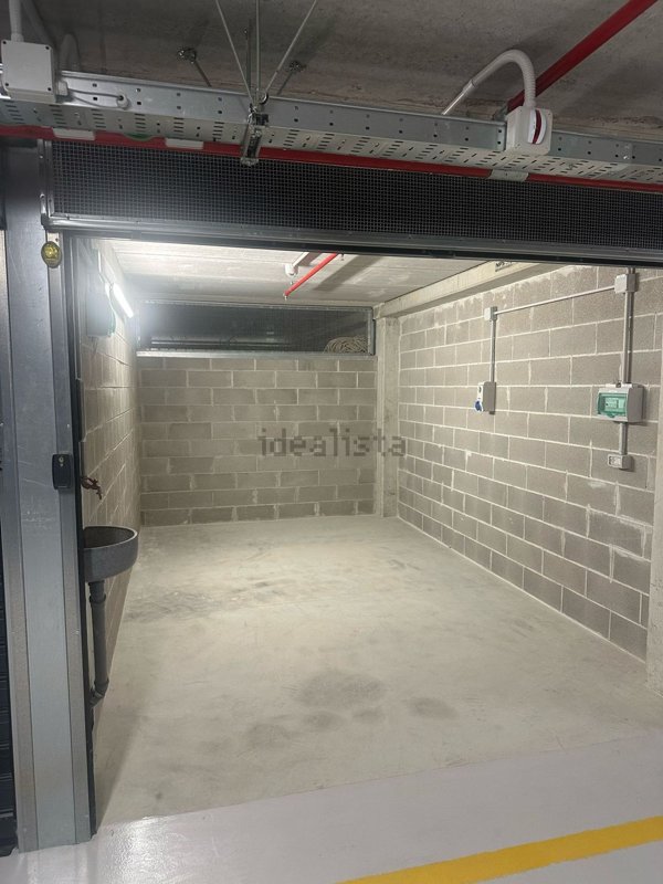 negozio in affitto a Napoli in zona Vomero