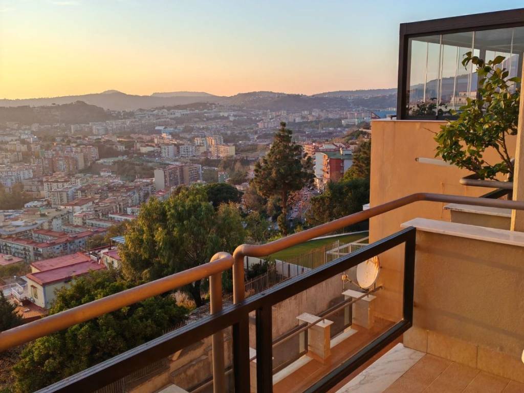 appartamento in affitto a Napoli in zona Posillipo