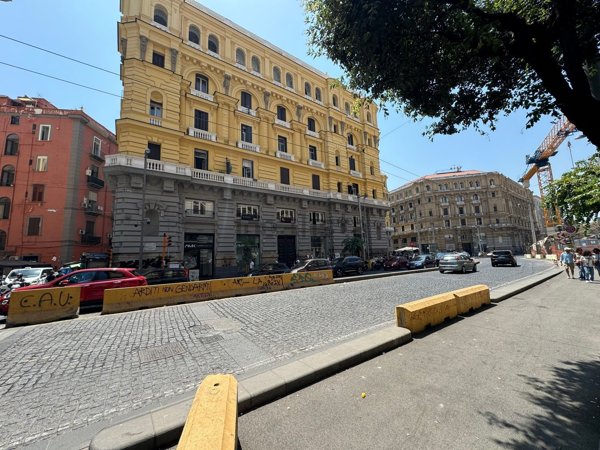 locale commerciale in affitto a Napoli in zona Pendino / San Giuseppe