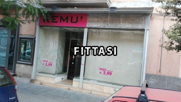 negozio in affitto a Napoli in zona Secondigliano
