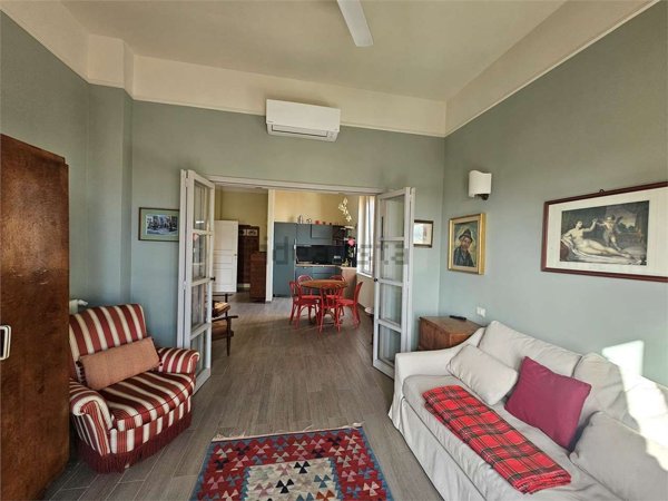 appartamento in affitto a Napoli in zona Chiaia