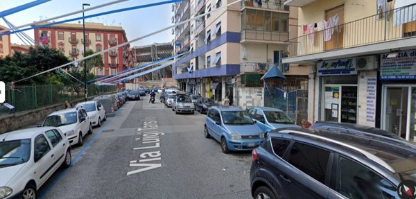 locale commerciale in affitto a Napoli in zona Fuorigrotta