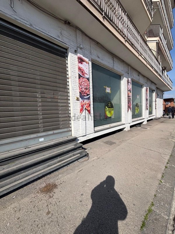 locale commerciale in affitto a Napoli in zona Secondigliano