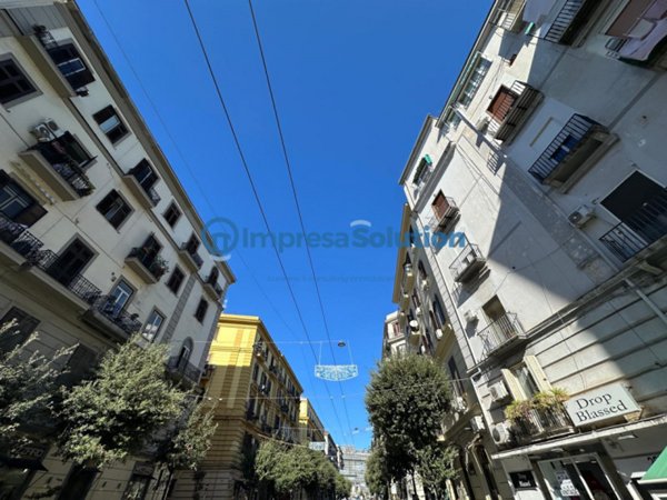 negozio in affitto a Napoli in zona Pendino / San Giuseppe