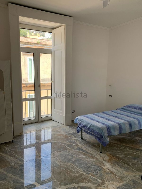 appartamento in affitto a Napoli in zona Chiaia