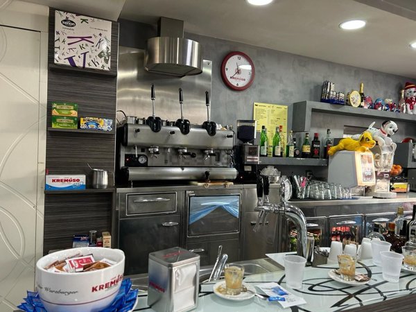 negozio in affitto a Napoli