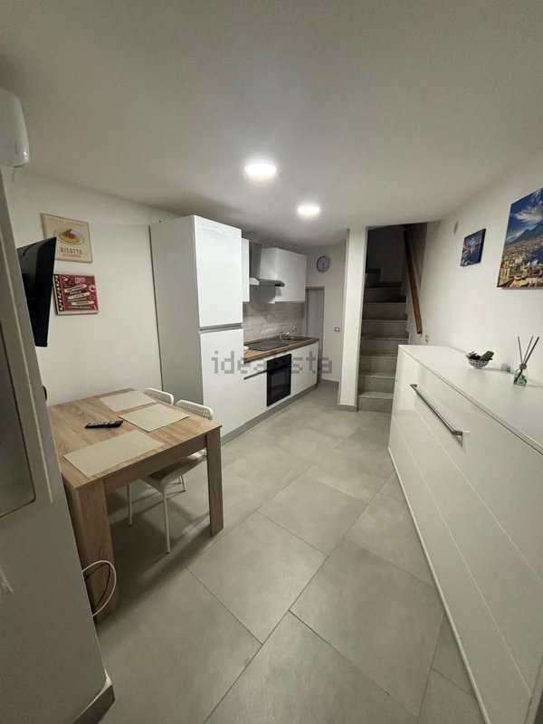 appartamento in affitto a Napoli in zona Stella