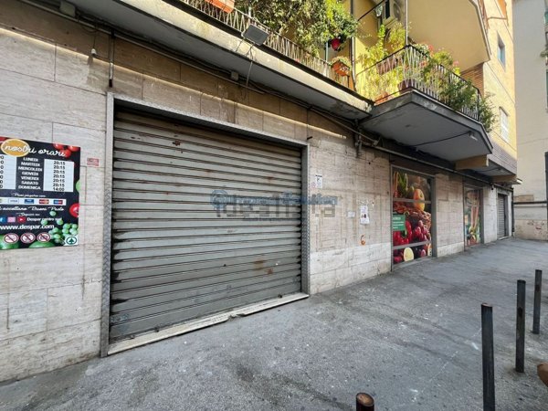 locale commerciale in affitto a Napoli in zona Soccavo