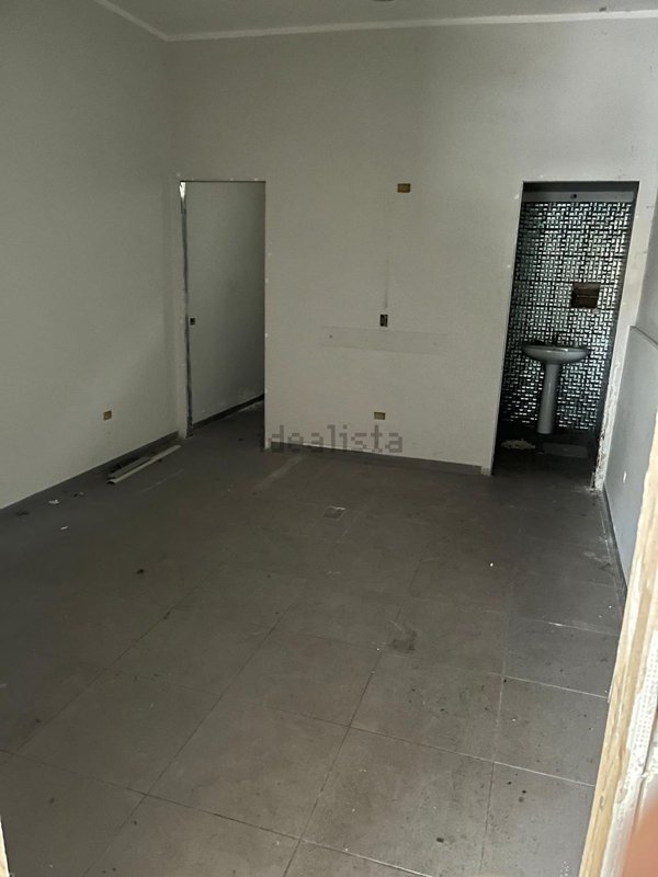 locale commerciale in affitto a Napoli in zona Miano