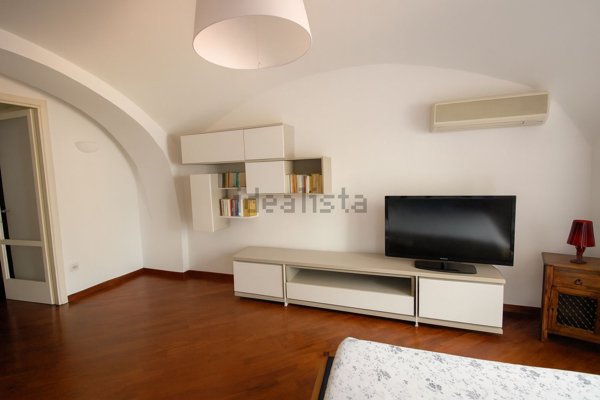 appartamento in affitto a Napoli in zona Chiaia