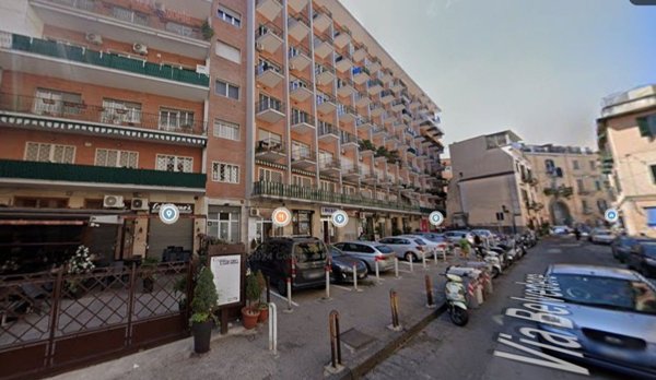 locale commerciale in affitto a Napoli in zona Vomero
