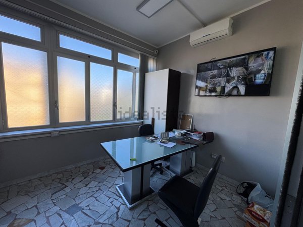 locale commerciale in affitto a Napoli in zona Piscinola