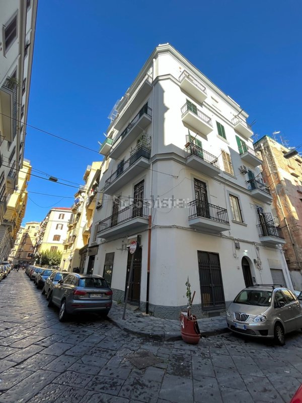 locale commerciale in affitto a Napoli in zona Pendino / San Giuseppe