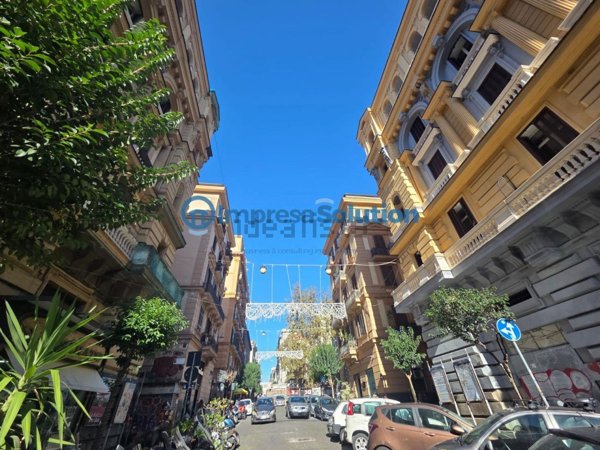 locale commerciale in affitto a Napoli in zona Pendino / San Giuseppe