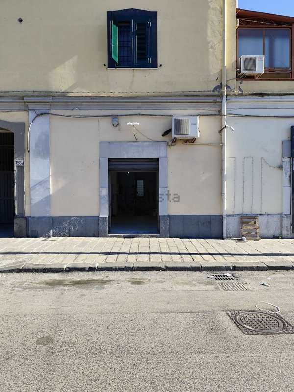locale commerciale in affitto a Napoli in zona Poggioreale