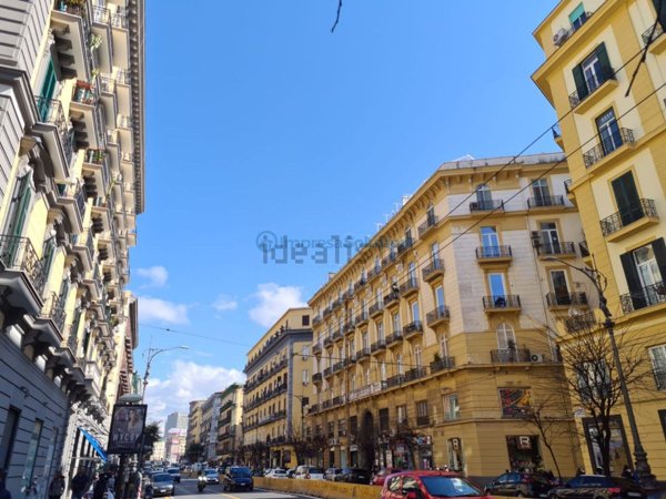 locale commerciale in affitto a Napoli in zona Pendino / San Giuseppe