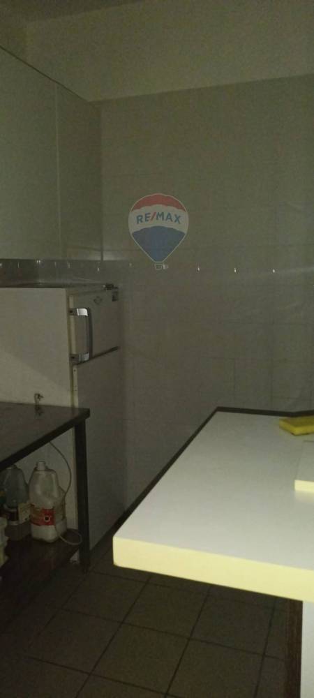 locale commerciale in affitto a Napoli in zona Vomero