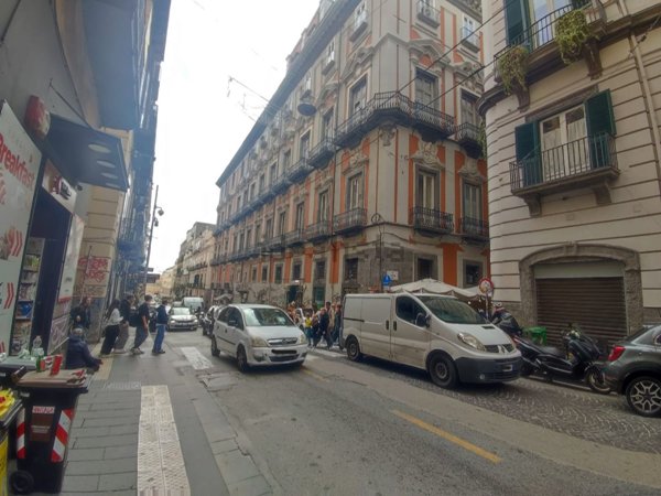 locale commerciale in affitto a Napoli