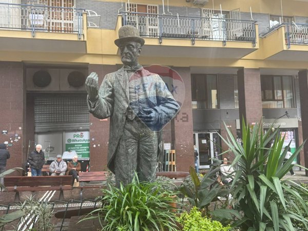 negozio in affitto a Napoli