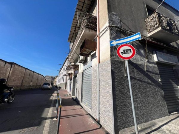 negozio in affitto a Napoli