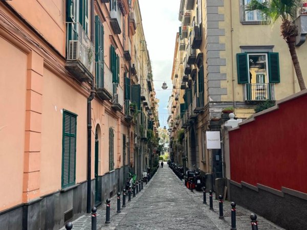 appartamento in affitto a Napoli in zona Chiaia