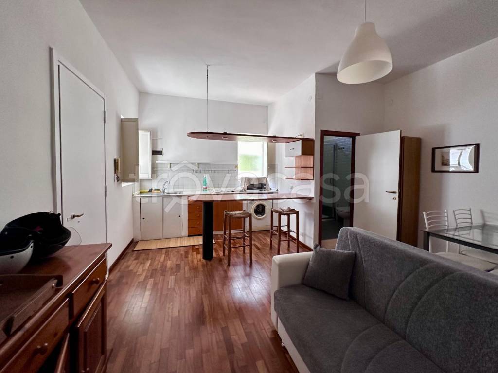 appartamento in affitto a Napoli in zona Chiaia