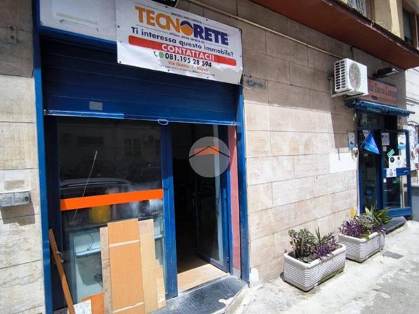 negozio in affitto a Napoli in zona Vomero