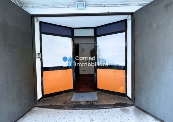 locale commerciale in affitto a Napoli in zona Pianura