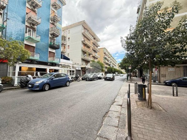 negozio in affitto a Napoli in zona Soccavo