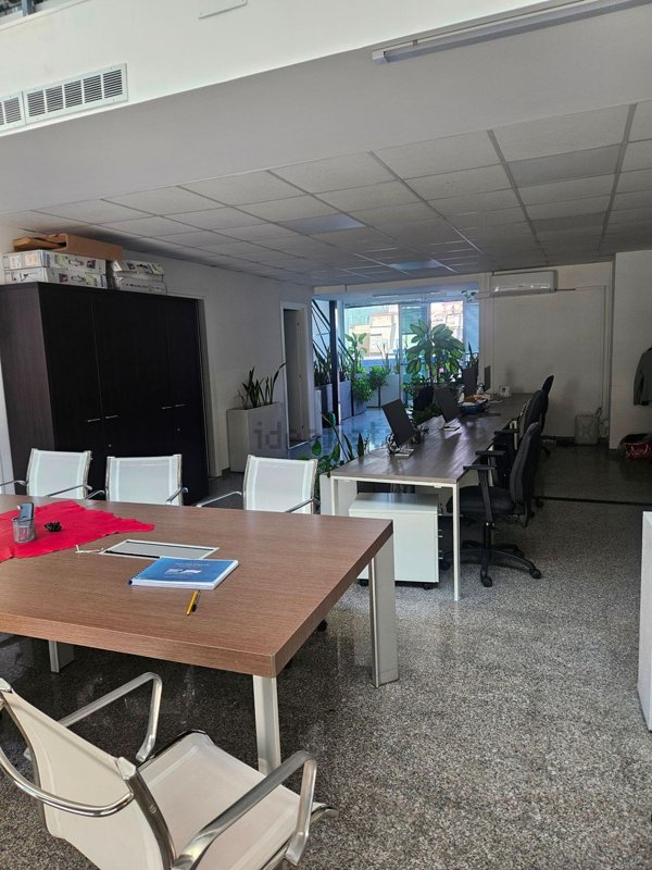 locale commerciale in affitto a Napoli in zona Vicaria