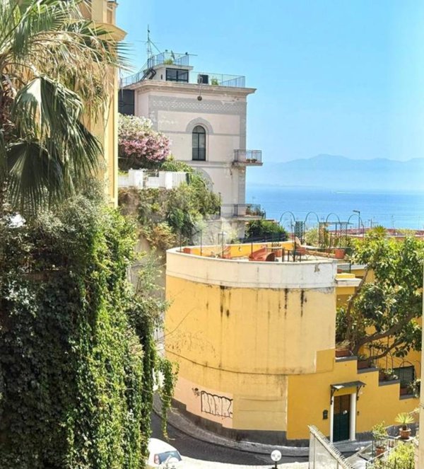 appartamento in affitto a Napoli in zona Posillipo