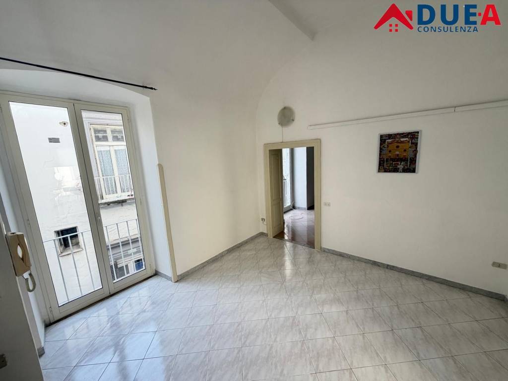 appartamento in affitto a Napoli in zona Chiaia