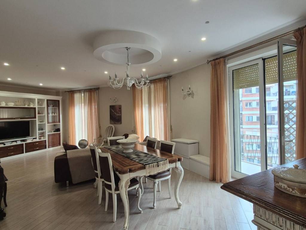 appartamento in affitto a Napoli in zona Vomero