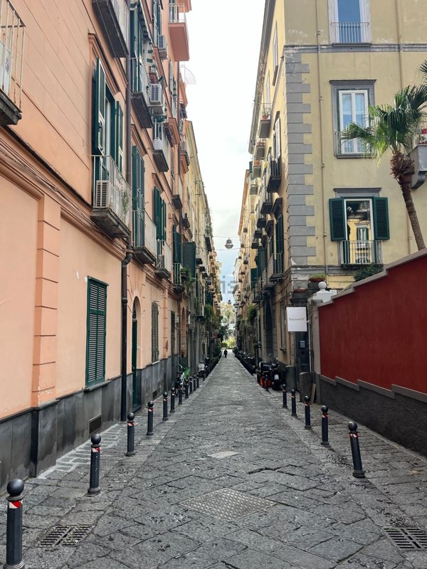 appartamento in affitto a Napoli in zona Chiaia