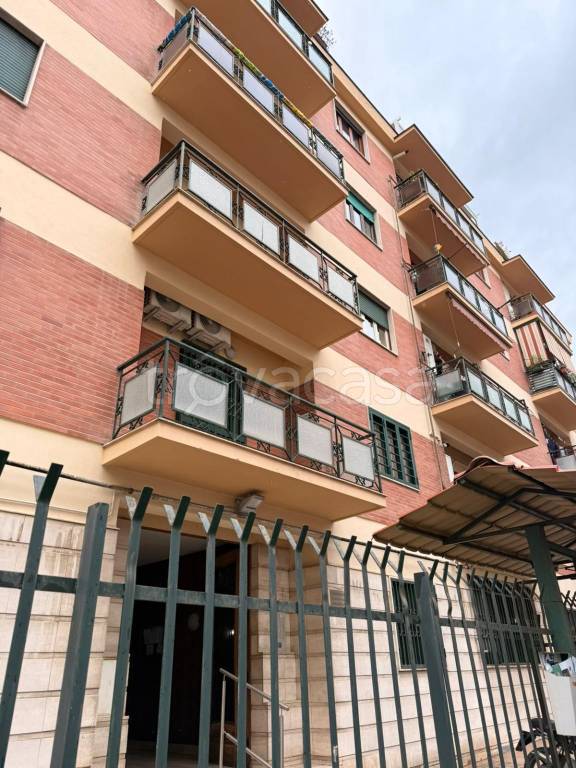 appartamento in affitto a Napoli in zona Stella