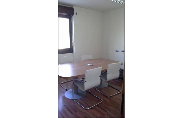 ufficio in affitto a Napoli in zona Poggioreale