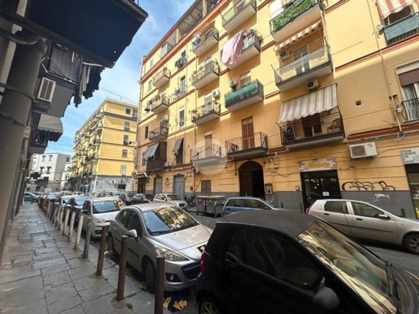 locale commerciale in affitto a Napoli