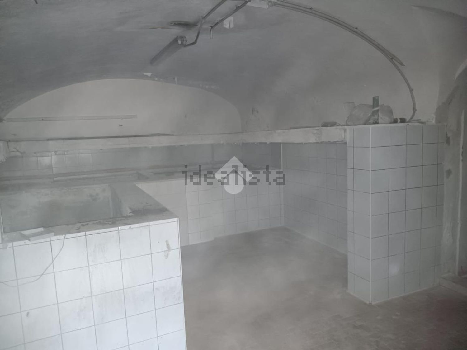 negozio in affitto a Napoli in zona Chiaia